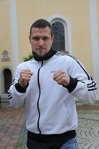Hukic'in antrenörü eski boksör Varol Vekiloğlu