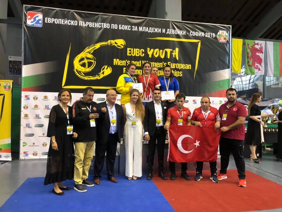 Gençler Avrupa Boks Şampiyonasında Madalya Yağmuru
